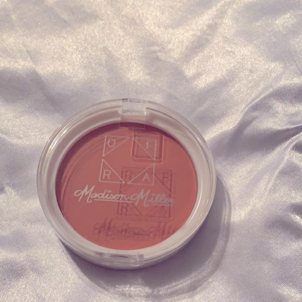OFRA X MADISON MILLER 
Ollie Need is Love Blush 🔸 - Picture 3 of 16